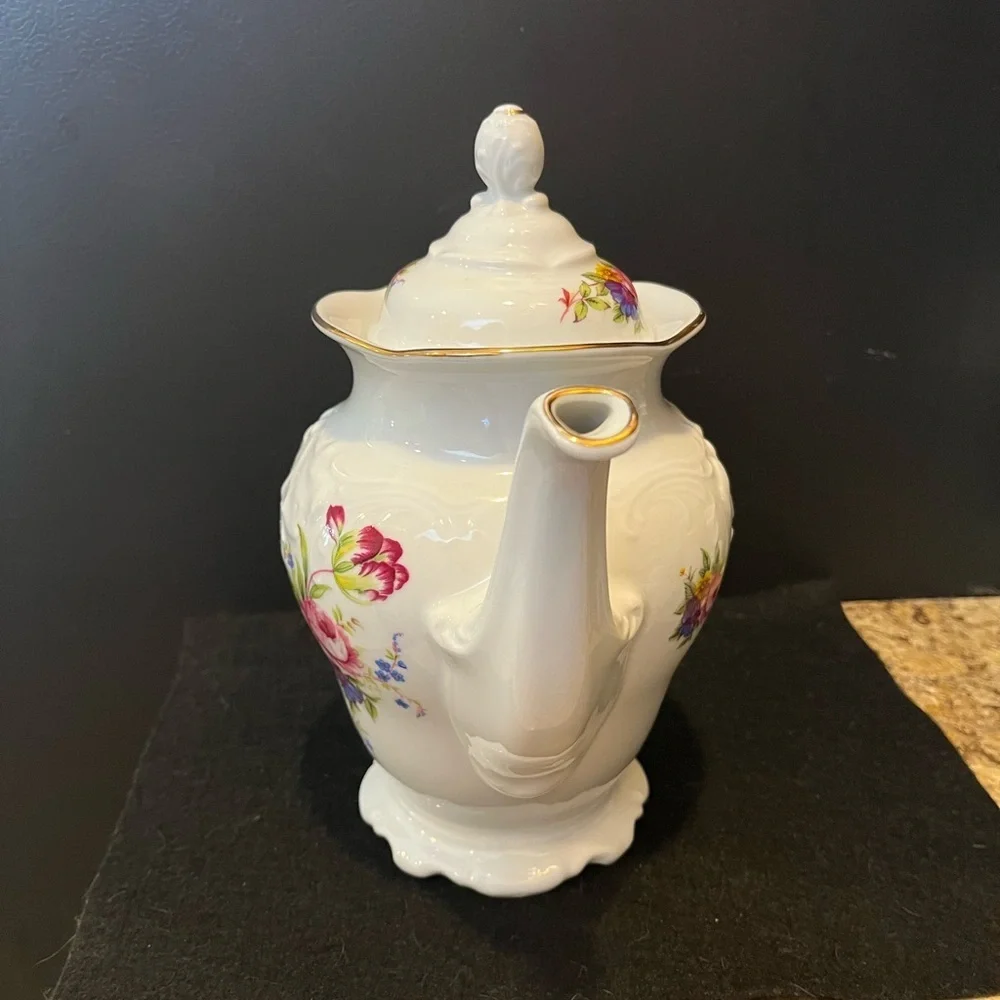 Vintage Royal Kent Floral White Porcelain Teapot Made in Poland 6 cup